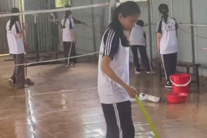 Bộ môn Giáo dục Thể chất Trường Đại học Hà Tĩnh phát động tổng vệ sinh sân tập, nhà tập thể dục thể thao chuẩn bị cho năm học mới